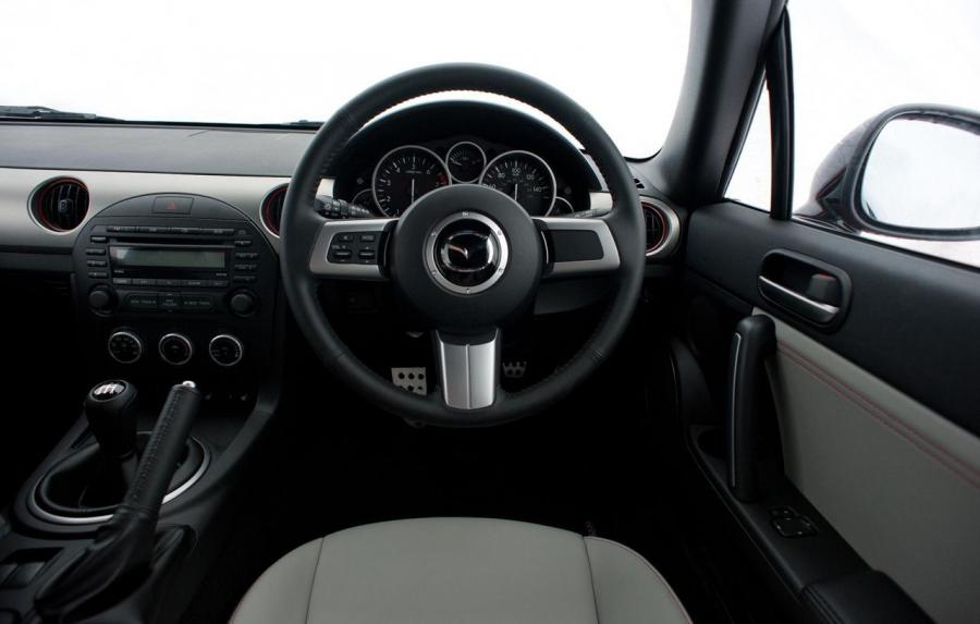  Mazda MX-5 Miata Kuro Special Edition 2012 года  (фото 5 из 5)